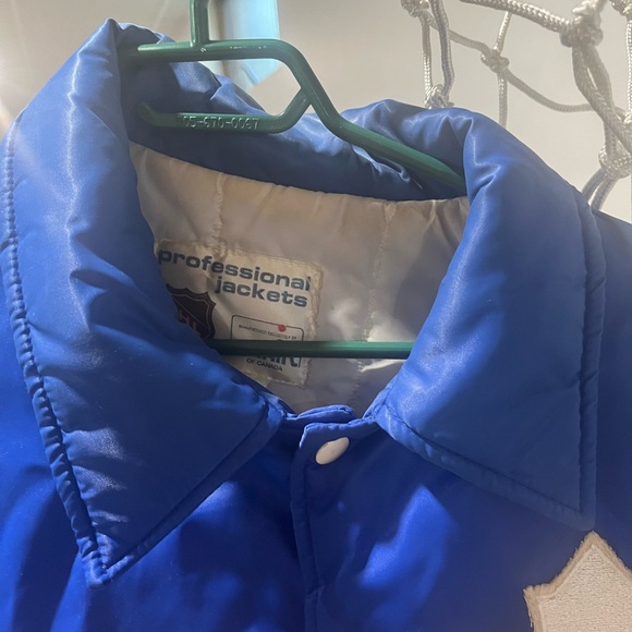 Vintage (~1980) Toronto Maple leafs Bomber Jacket - Picture 8 of 13